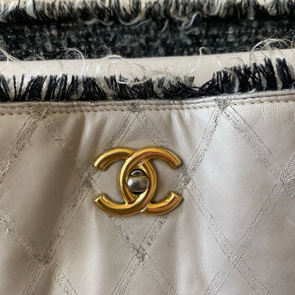 SOLD Chanel Tweed Trim Light Grey Leather Tote - Picture 10 of 16